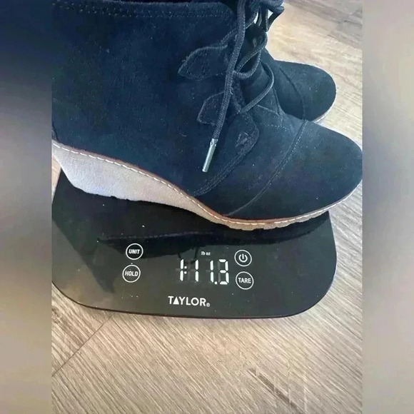 TOMS Black Wedge Ankle Boots Women's Size 7 Lace-Up Minimal Wear Leather Comfy - Picture 13 of 13